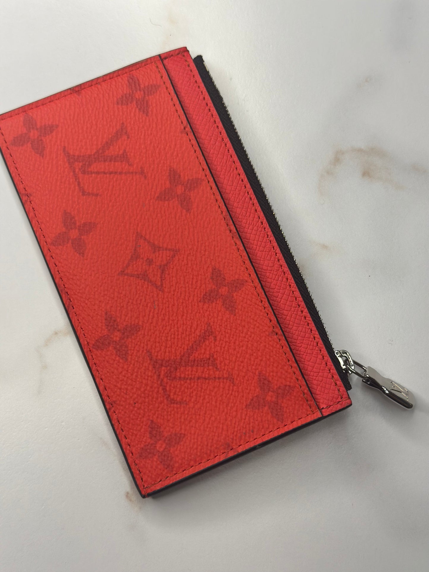 Pre-owned Louis Vuitton Taigarama Coin Card Holder in Rouge