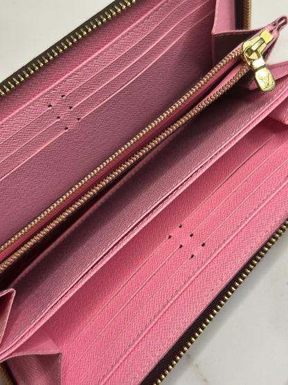 Pre-owned Louis Vuitton Monogram 2023 Christmas Animation Alpine Zippy Wallet Pink